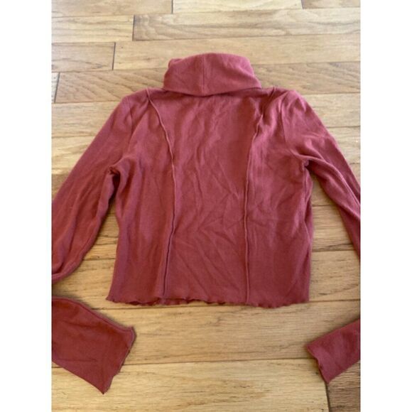 GB women's red cropped turtleneck long sleeve stretchy ribbed shirt size XS - Picture 3 of 7